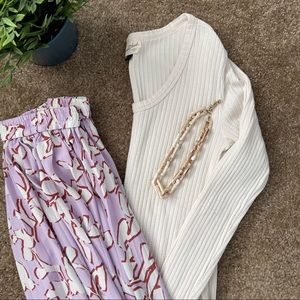 Universal thread long sleeve ribbed cream scoop neck t shirt size small.